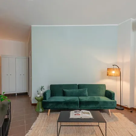 Bazzi, 49 - Bocconi * Μιλάνο