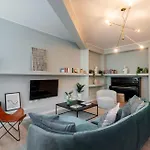 Bazzi, 49 - Bocconi Appartement *