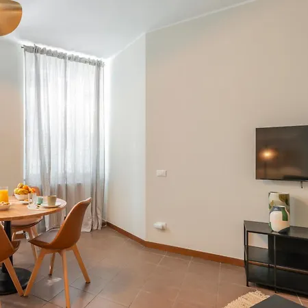 Bazzi, 49 - Bocconi Appartement
